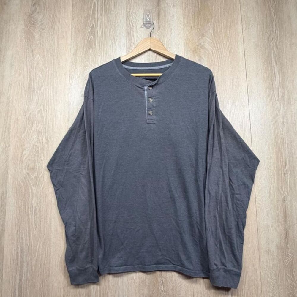 Hanes Men's Grey and Black Shirt